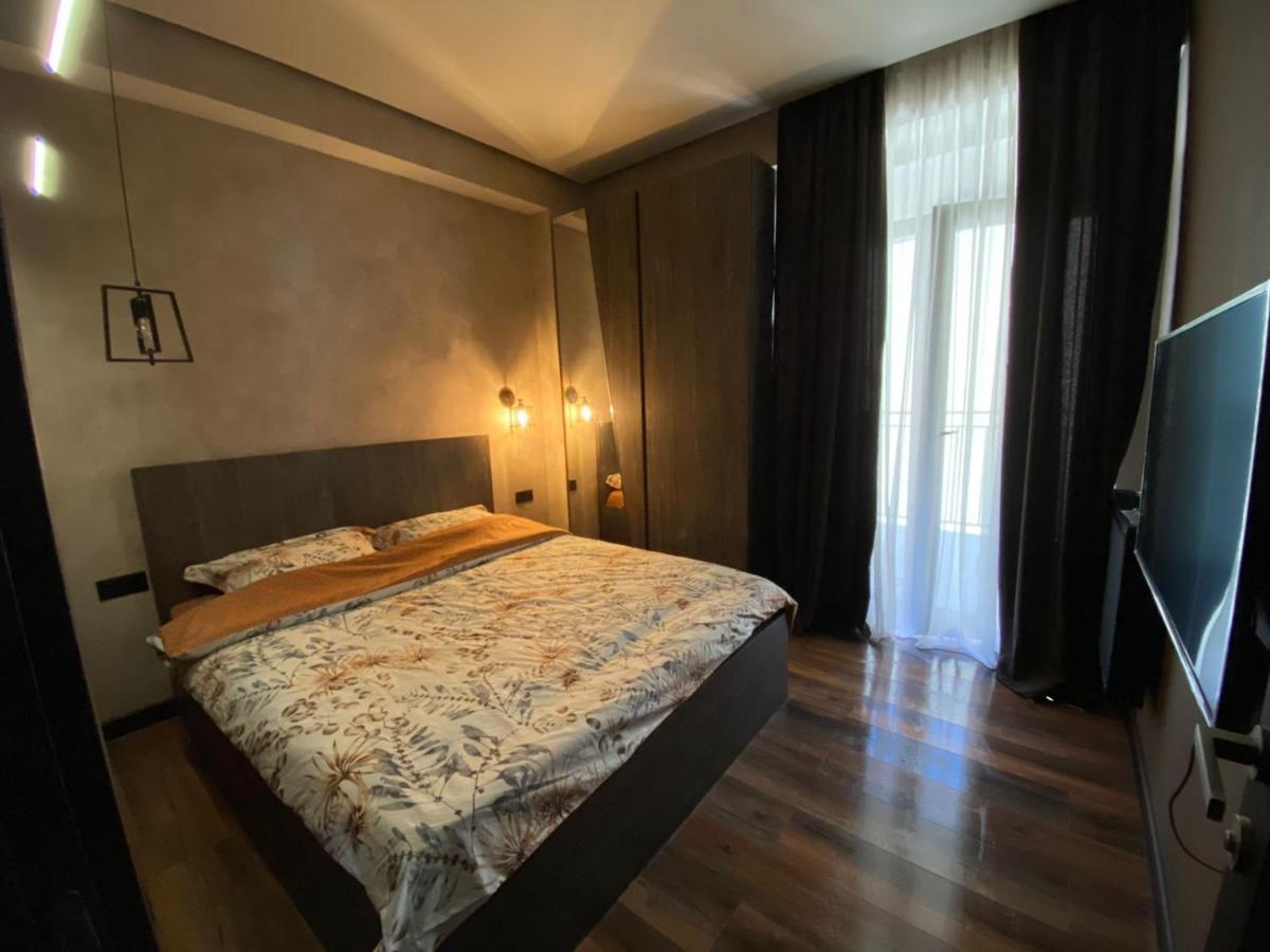 New Apartment With Terrace Tbilisi Luaran gambar