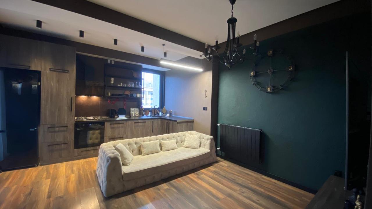 New Apartment With Terrace Tbilisi Luaran gambar
